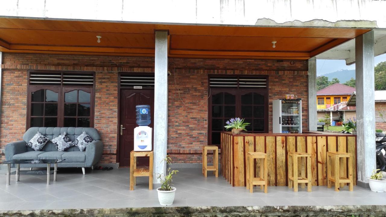 Toba Sunset Acomodação com café da manhã Tuk Tuk Exterior foto